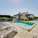 Stonehouse Milan Ražanac