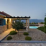 Stonehouse Milan Ražanac