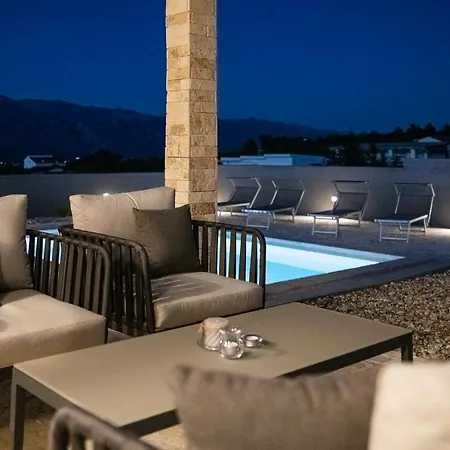Stonehouse Milan Dom wakacyjny