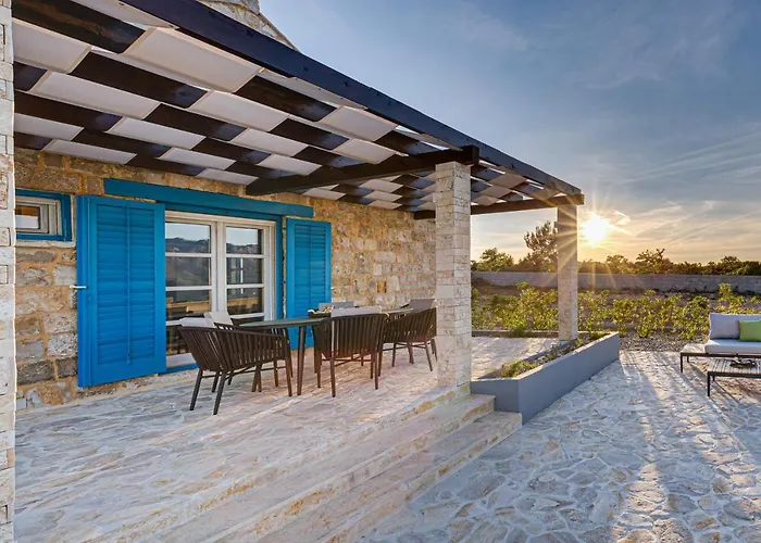 Stonehouse Milan * Ražanac