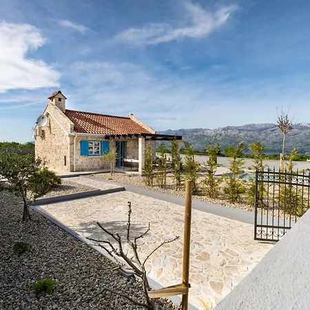 Holiday home Stonehouse Milan