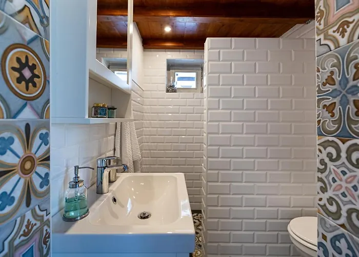 Stonehouse Milan Razanac