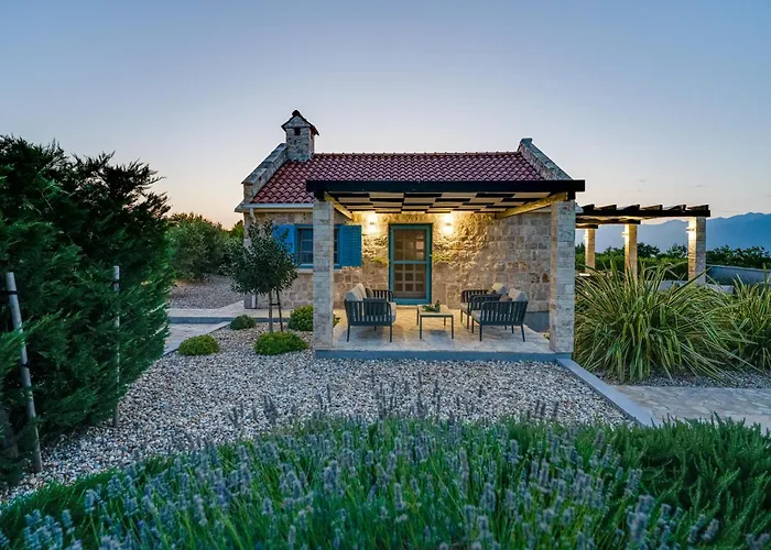 Stonehouse Milan Holiday home *