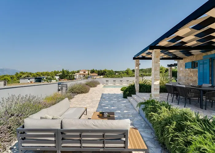 Holiday home Stonehouse Milan Razanac