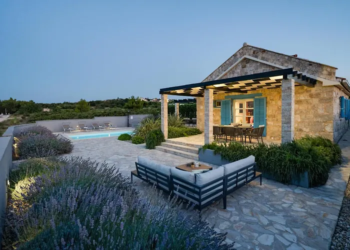 Stonehouse Milan Holiday home
